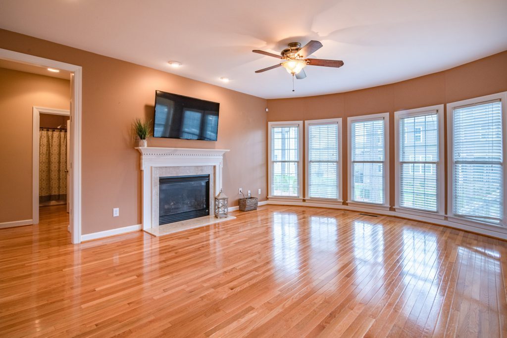 living-room-hardwood-flooring